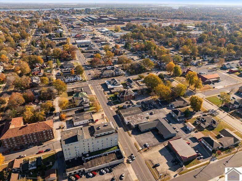 More Photos Of 2200 Broadway, Paducah General Retail For Sale