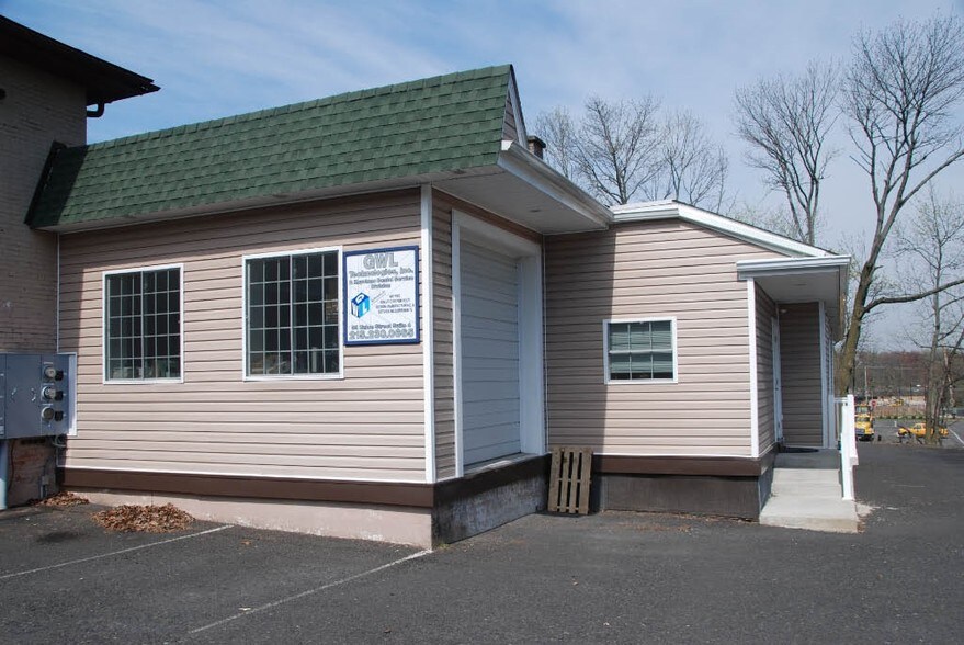 More Photos Of 33 Union St, Doylestown Office For Lease