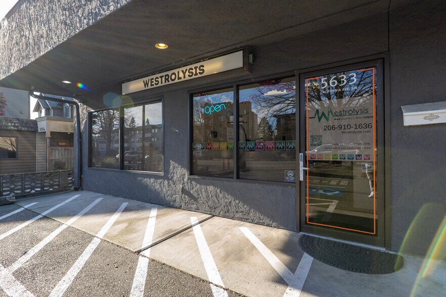More Photos Of 5631 California Ave SW, Seattle Apartments For Sale