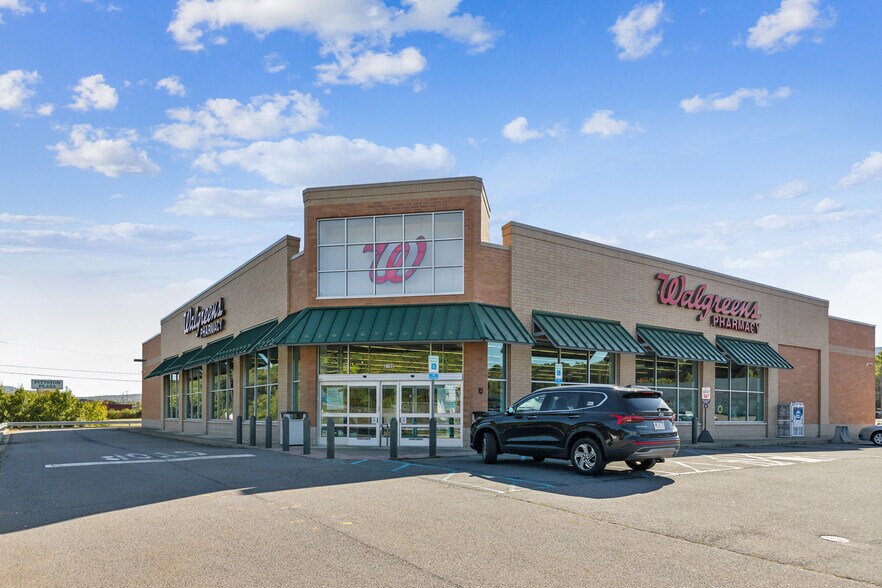 More Photos Of 2100 N Township Blvd, Pittston General Retail For Lease