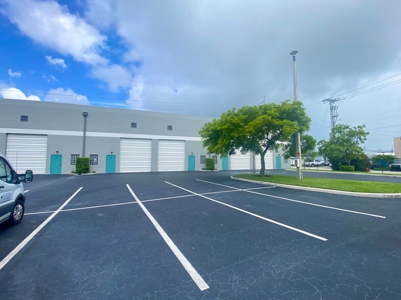 More Photos Of 1851 SW 2nd St, Fort Lauderdale Warehouse For Sale
