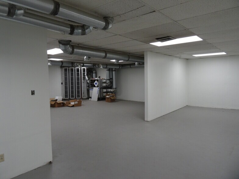 More Photos Of 3517 17th Ave SE, Calgary Storefront Retail Office For Lease