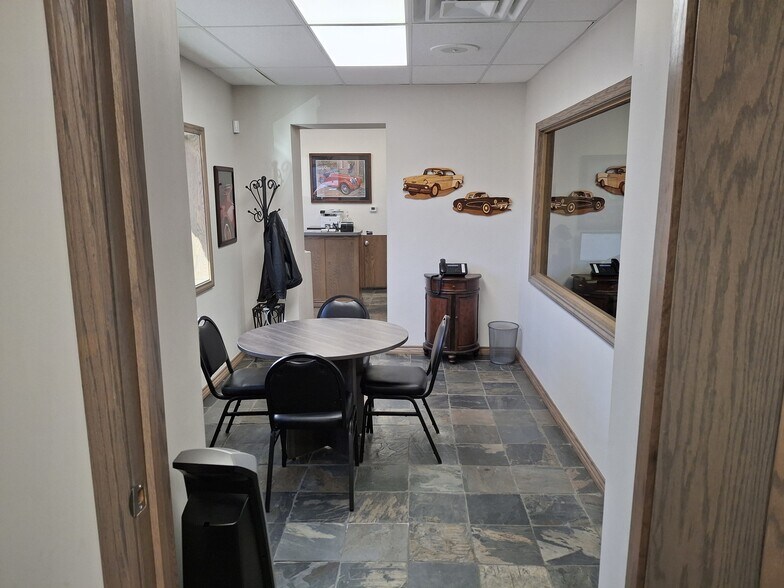 More Photos Of 2001 E Lancaster Ave, Fort Worth Auto Dealership For Sale