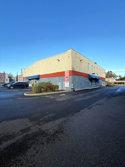 More Photos Of 801-811 Sproul St, Chester Specialty For Sale