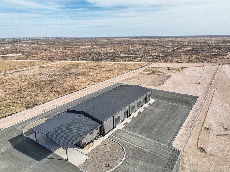 More Photos Of 5261 W Murphy St, Odessa Industrial For Lease