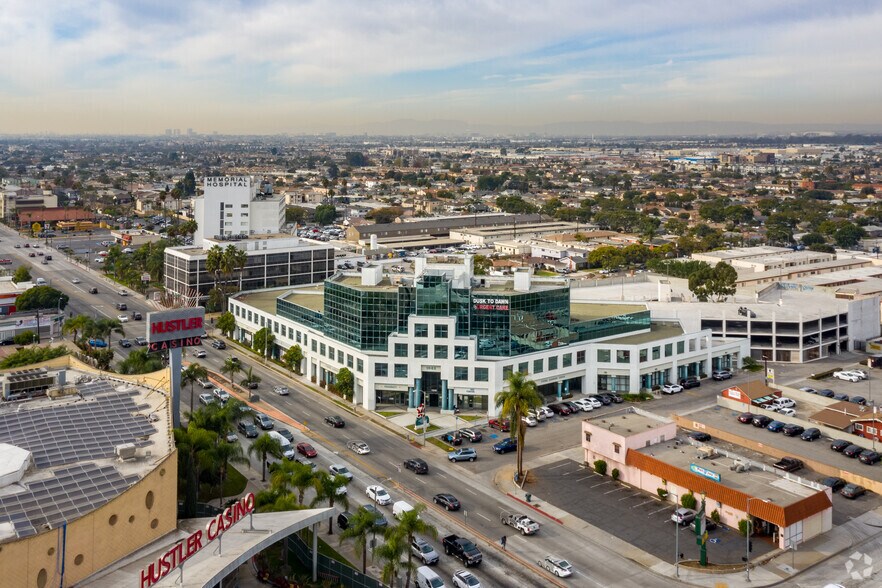 More Photos Of 1045 W Redondo Beach Blvd, Gardena Medical For Sale