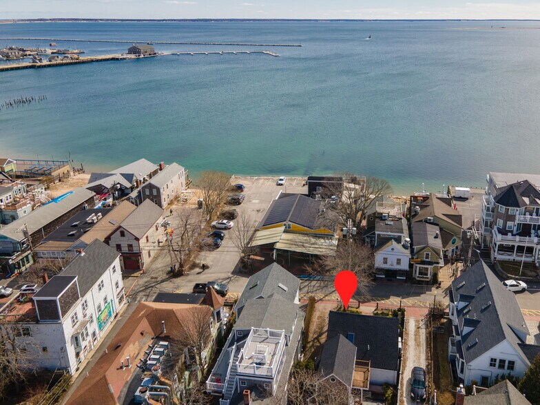 More Photos Of 182 Commercial St, Provincetown Storefront For Sale
