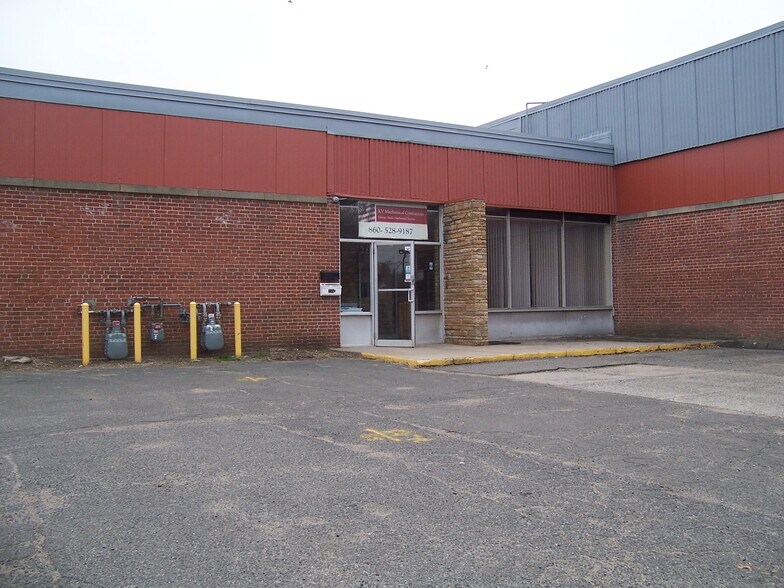 More Photos Of 263-275 Park Ave, East Hartford Warehouse For Lease