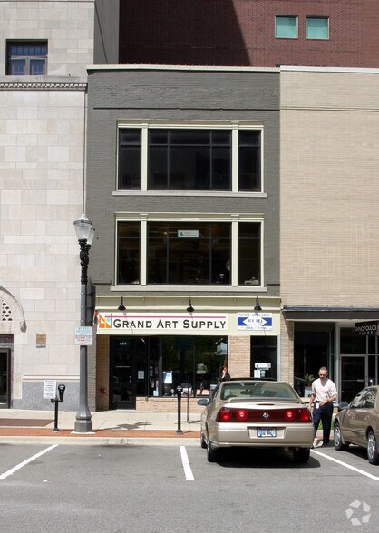 More Photos Of 107 N Washington Sq, Lansing Storefront Retail Office For Lease