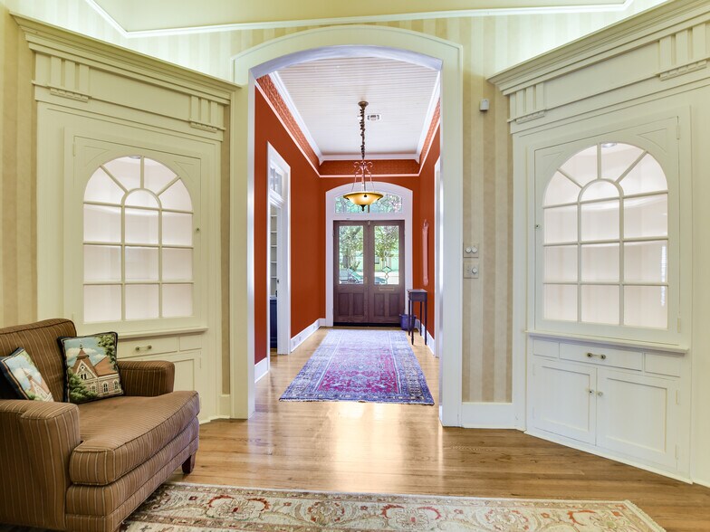 More Photos Of 1008 West Ave, Austin Unknown For Lease