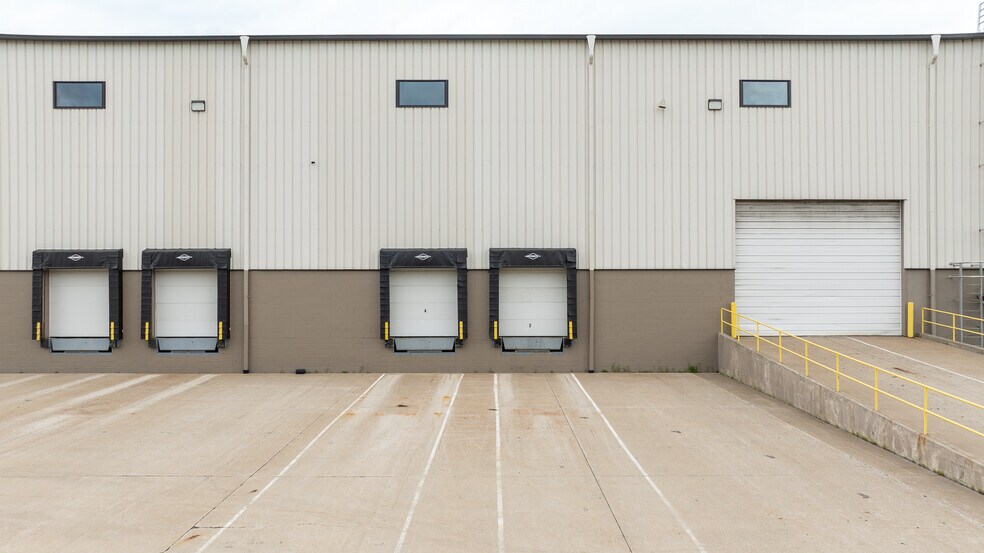 More Photos Of 300 Lasley Ave, Wilkes-Barre Distribution For Lease