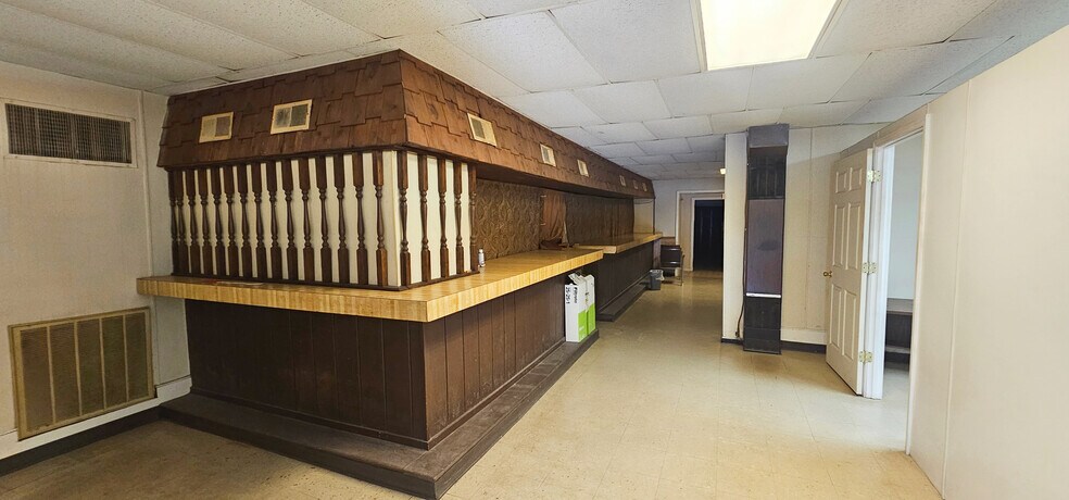 More Photos Of 6 N Roosevelt St, York Restaurant For Sale