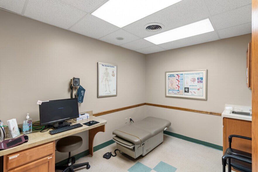 More Photos Of 5538 Philadelphia Dr, Dayton Medical For Sale