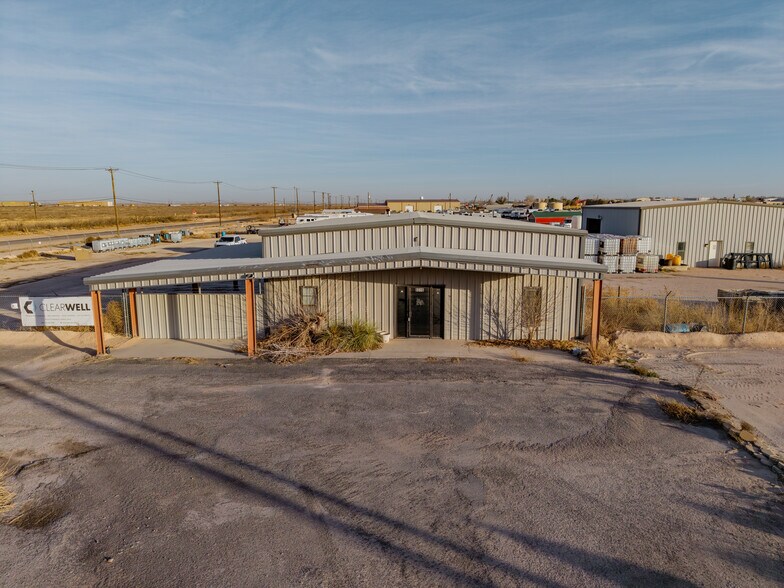 More Photos Of 8316 W I-20, Midland Warehouse For Lease