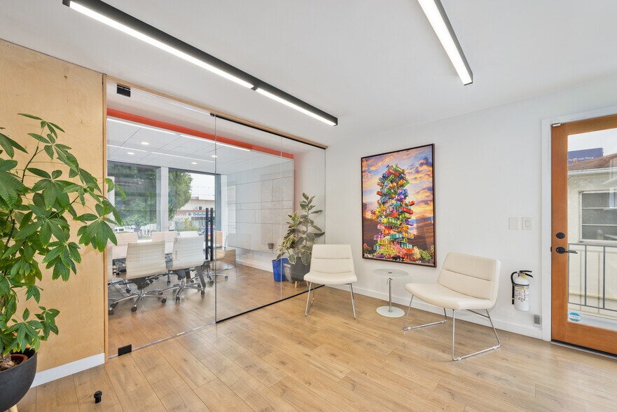 More Photos Of 12421 Venice Blvd, Los Angeles Loft Creative Space For Lease