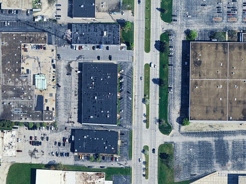More Photos Of 3505-3535 N 124th St, Brookfield Light Distribution For Sale