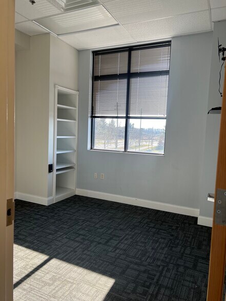 More Photos Of 121 Becks Woods Dr, Bear Medical For Lease