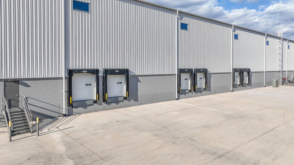 More Photos Of 137-147 Commonwealth Dr, Jenkins Distribution For Lease