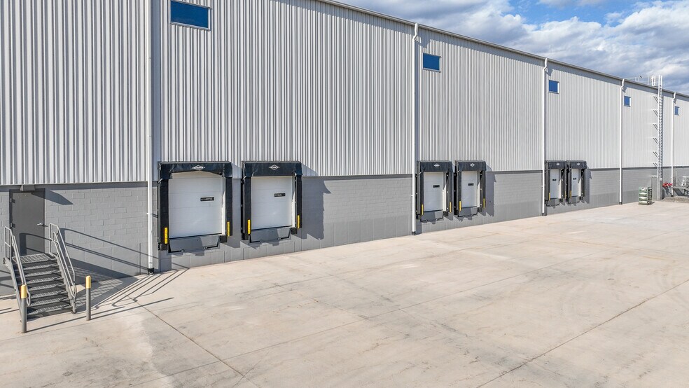 More Photos Of 137-147 Commonwealth Dr, Jenkins Distribution For Lease
