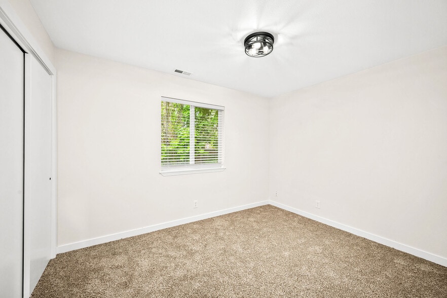 More Photos Of 1717 Main St, Sandpoint Apartments For Sale