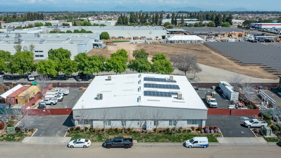 More Photos Of 2960 N Miami Ave, Fresno Warehouse For Lease