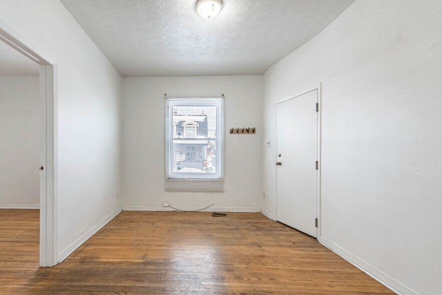 More Photos Of 740 Lansdowne Av, Toronto Multifamily For Sale