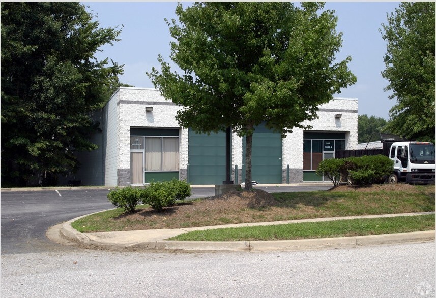 More Photos Of 11050 Livingston Rd, Fort Washington Warehouse For Lease