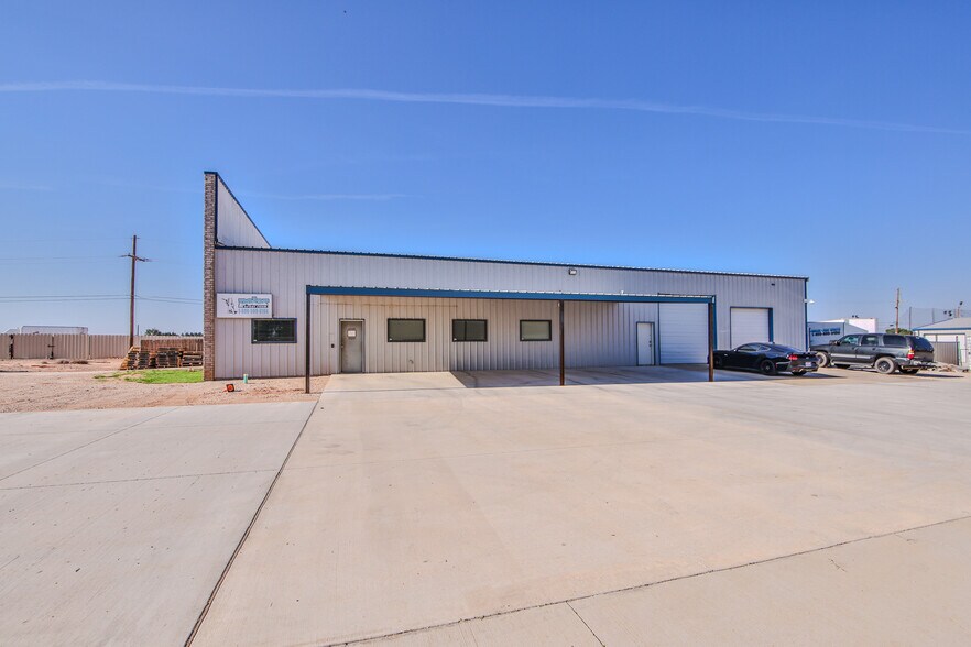 More Photos Of 12101 Geneva Ave, Lubbock Warehouse For Sale