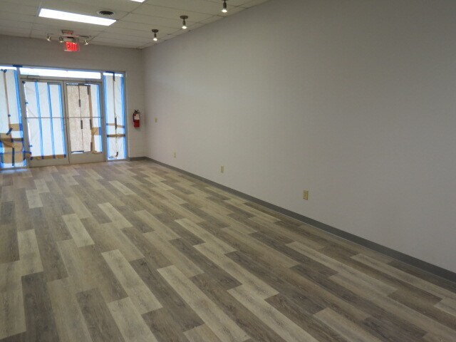 More Photos Of 475 E Main St, Circleville Storefront Retail Office For Lease