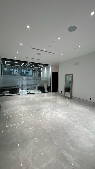 More Photos Of 9300 Goreway Dr, Brampton Storefront Retail Office For Sale