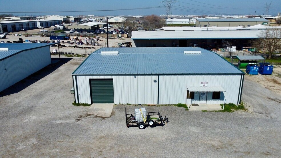 More Photos Of 13189 Harmon Rd, Fort Worth Warehouse For Sale
