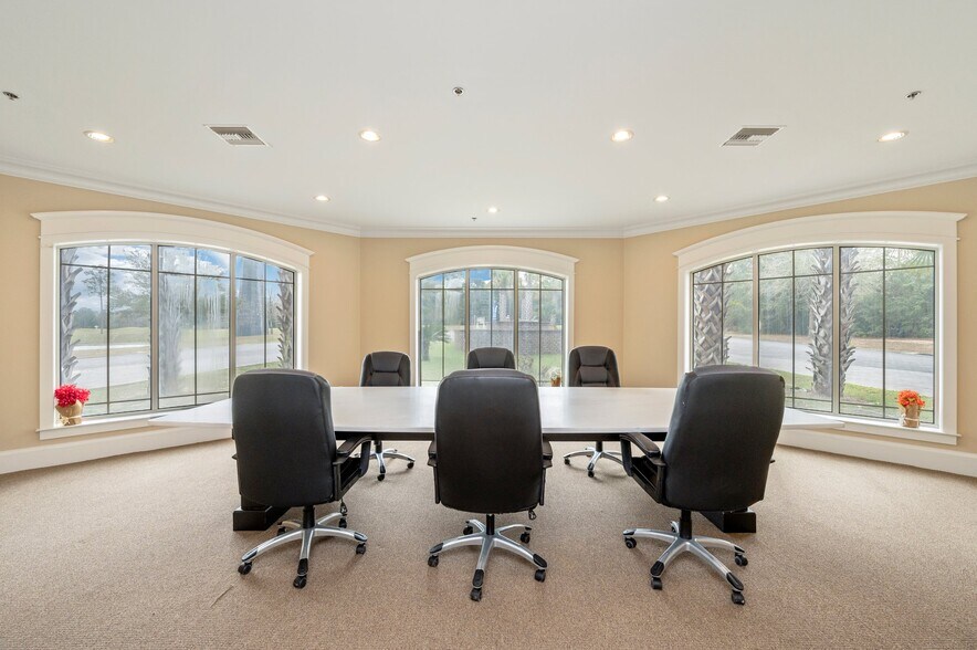 More Photos Of 3201 Heritage Plantation Blvd, Laurel Hill Office For Sale