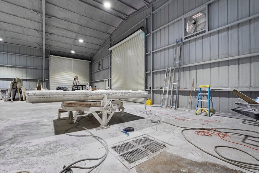 More Photos Of 1979 FM 1903, Caddo Mills Warehouse For Lease