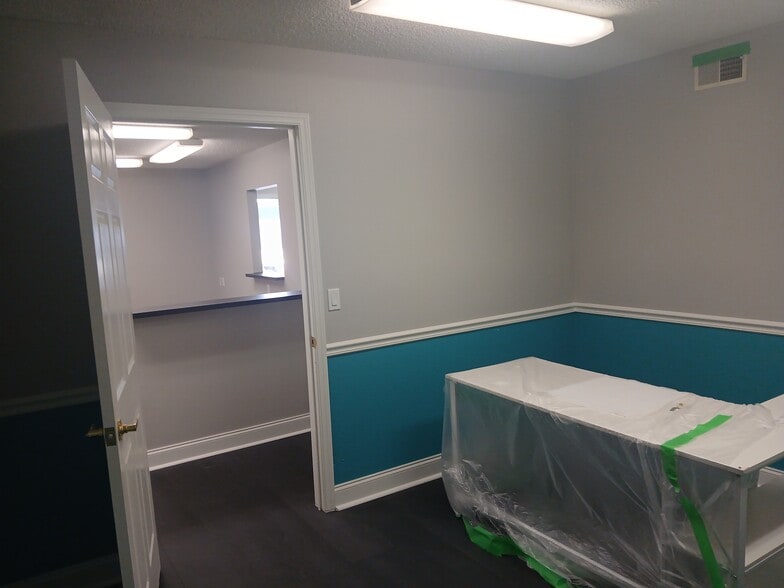 More Photos Of 5290 Seminole Blvd, Saint Petersburg Office For Sale