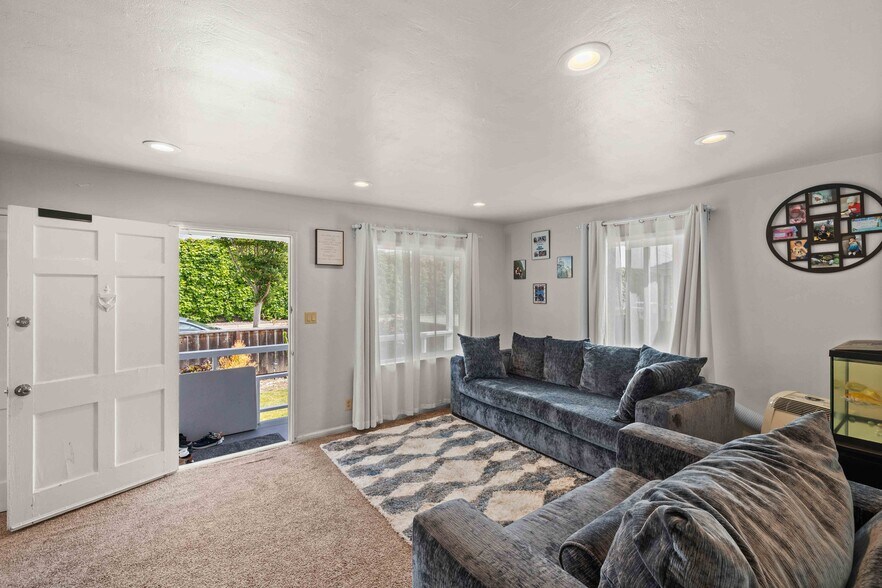 More Photos Of 451 Rollins Rd, Burlingame Multifamily For Sale