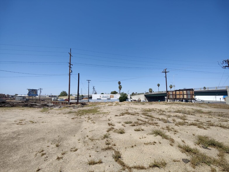 More Photos Of 151 E Truxtun Ave, Bakersfield Manufacturing For Lease