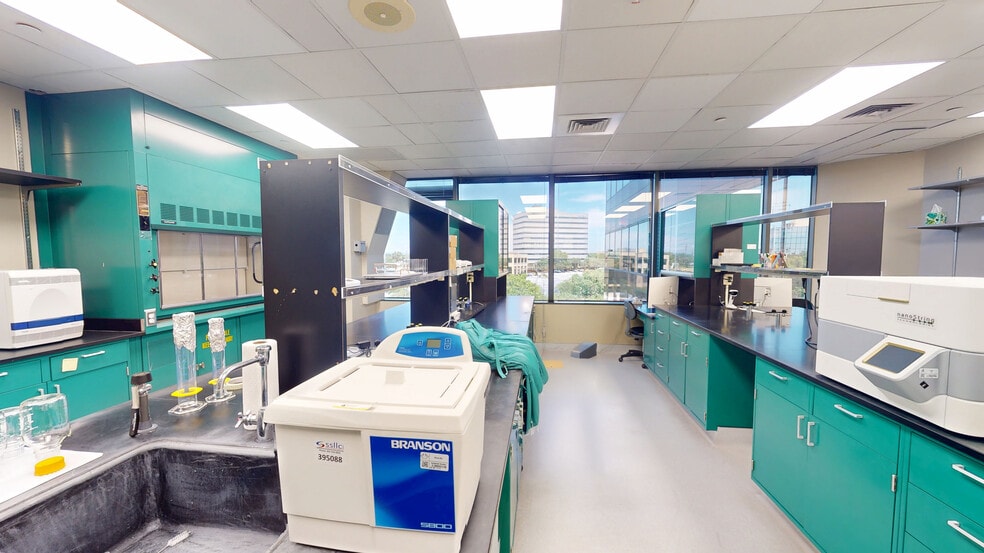 More Photos Of 8122 Datapoint Dr, San Antonio Medical For Lease