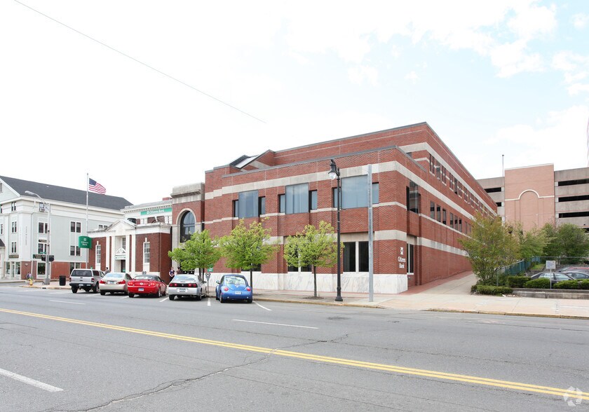 More Photos Of 225-243 Main St, Middletown Office For Lease
