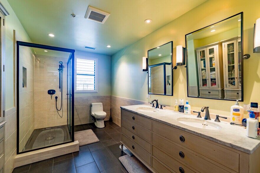 More Photos Of 3708 S El Camino Real, San Mateo Storefront Retail Residential For Sale
