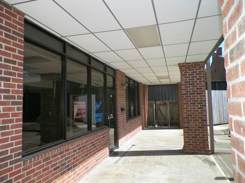 More Photos Of 2424 Old Sterlington Rd, Monroe Freestanding For Lease