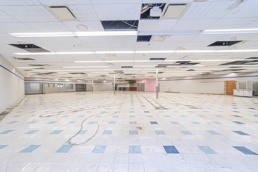 More Photos Of 701 Atlanta Rd, Seaford Freestanding For Lease