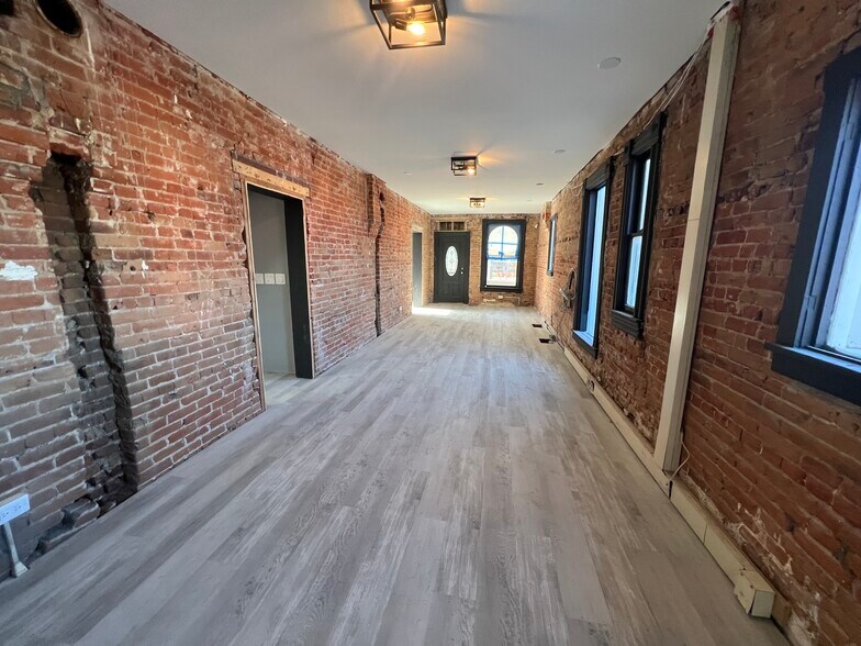 More Photos Of 2174 S Broadway, Denver Freestanding For Lease