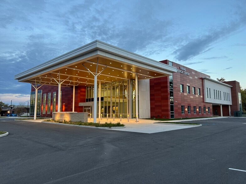 More Photos Of 1425 E Glendale Blvd., Valparaiso Healthcare For Lease