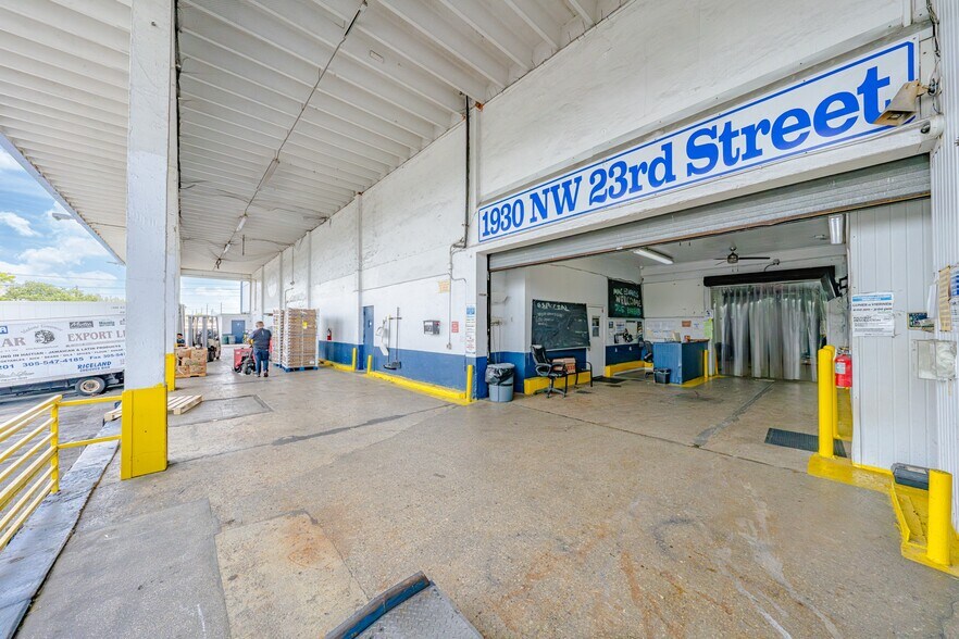 More Photos Of 1930 NW 23rd St, Miami Warehouse For Lease