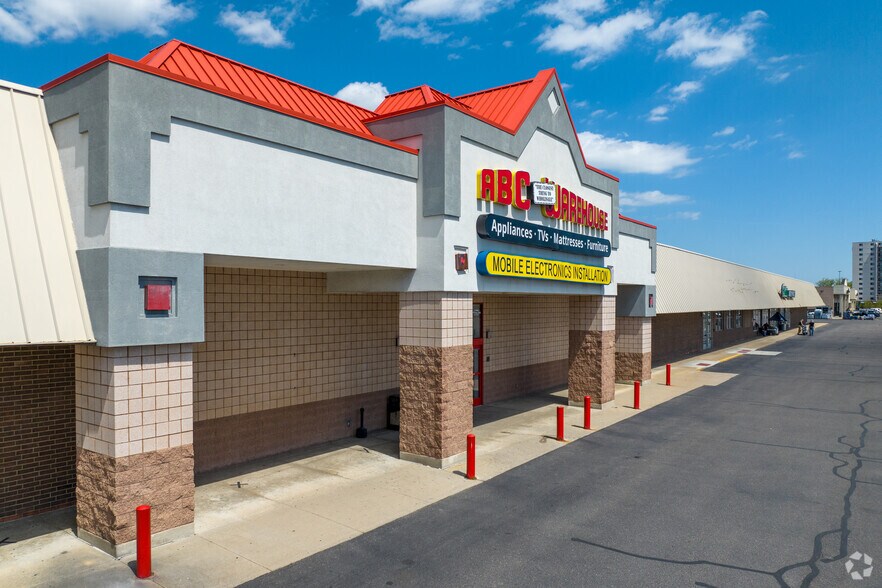 More Photos Of 7215-7423 E 10 Mile Rd, Center Line Storefront For Lease