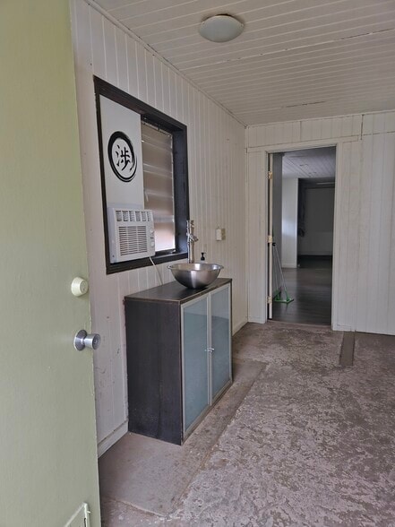 More Photos Of 3127 Santa Monica Blvd, Santa Monica Freestanding For Lease