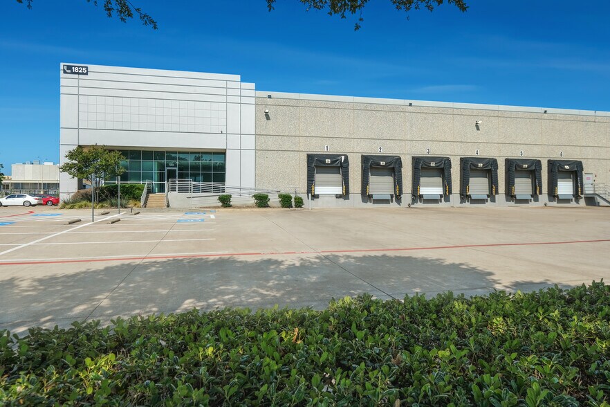 More Photos Of 1825 Westpark Dr, Grand Prairie Warehouse For Lease