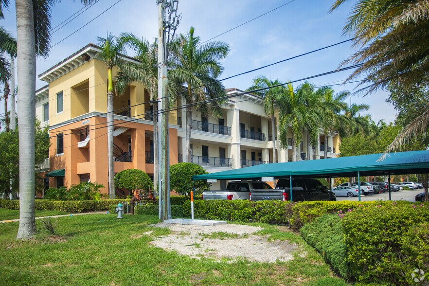 More Photos Of 2475 Mercer Ave, West Palm Beach Medical For Lease