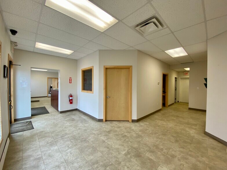 More Photos Of 6847 66 St, Lloydminster Manufacturing For Lease