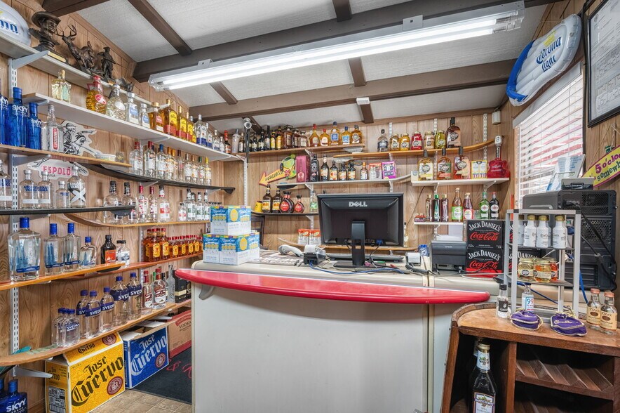 More Photos Of 10277 N 2130 Rd, Foss Convenience Store For Sale